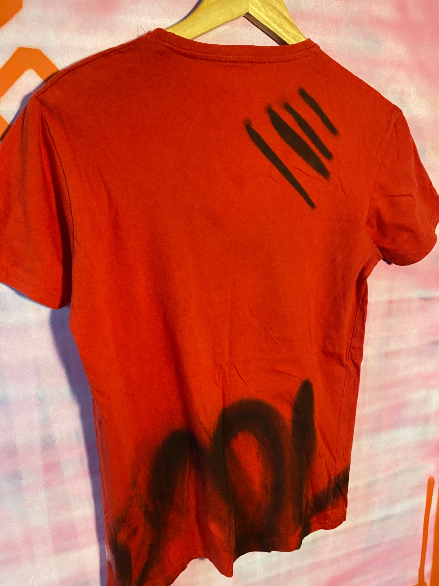 RED TEE
