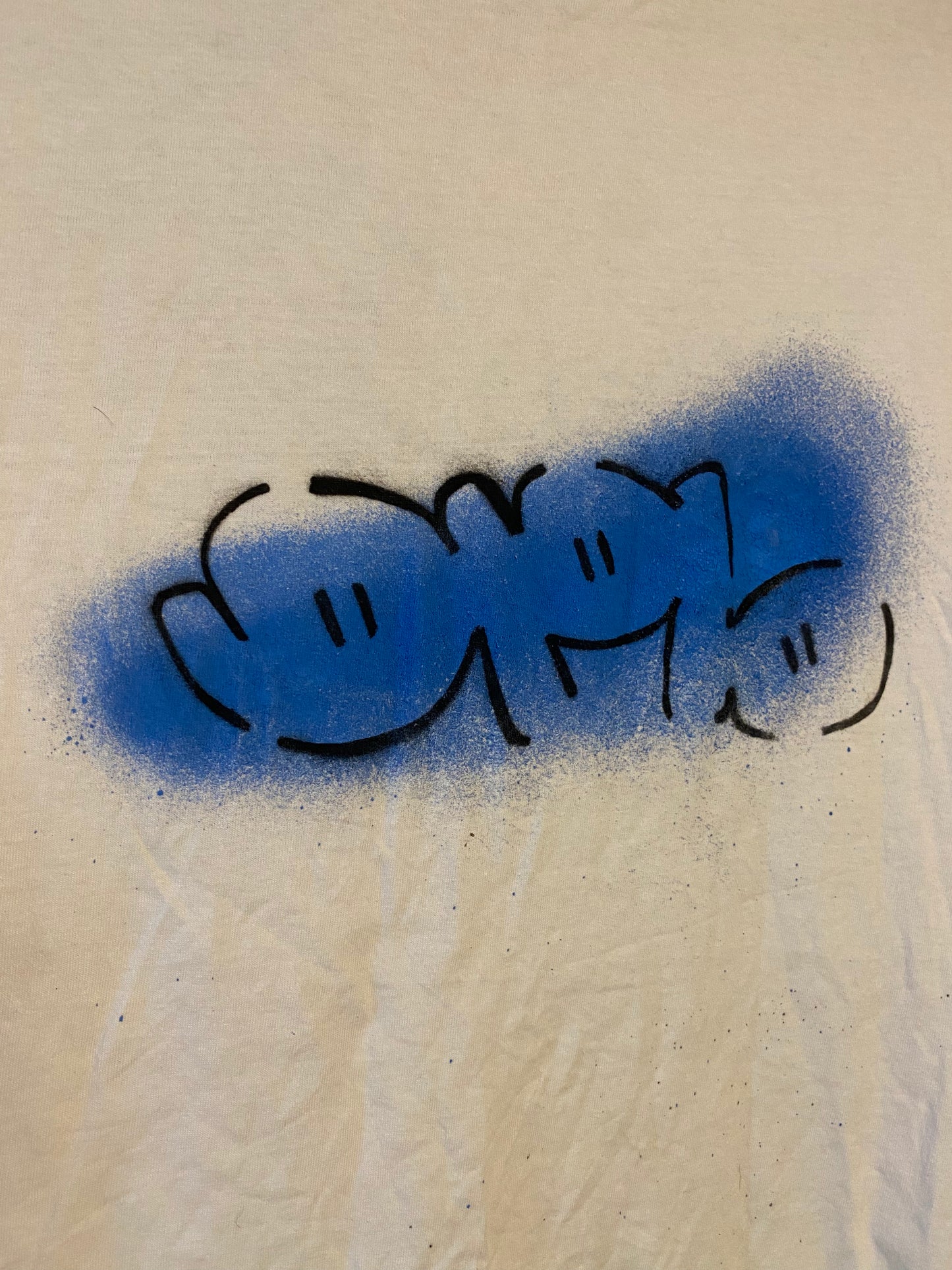 WHITE & BLUE TEE